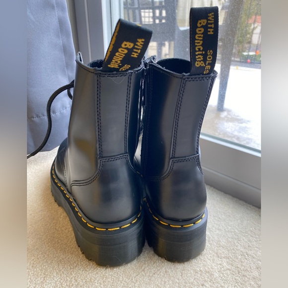 Size 8 black Dr. Martens Jadon platform boots - Picture 5 of 9